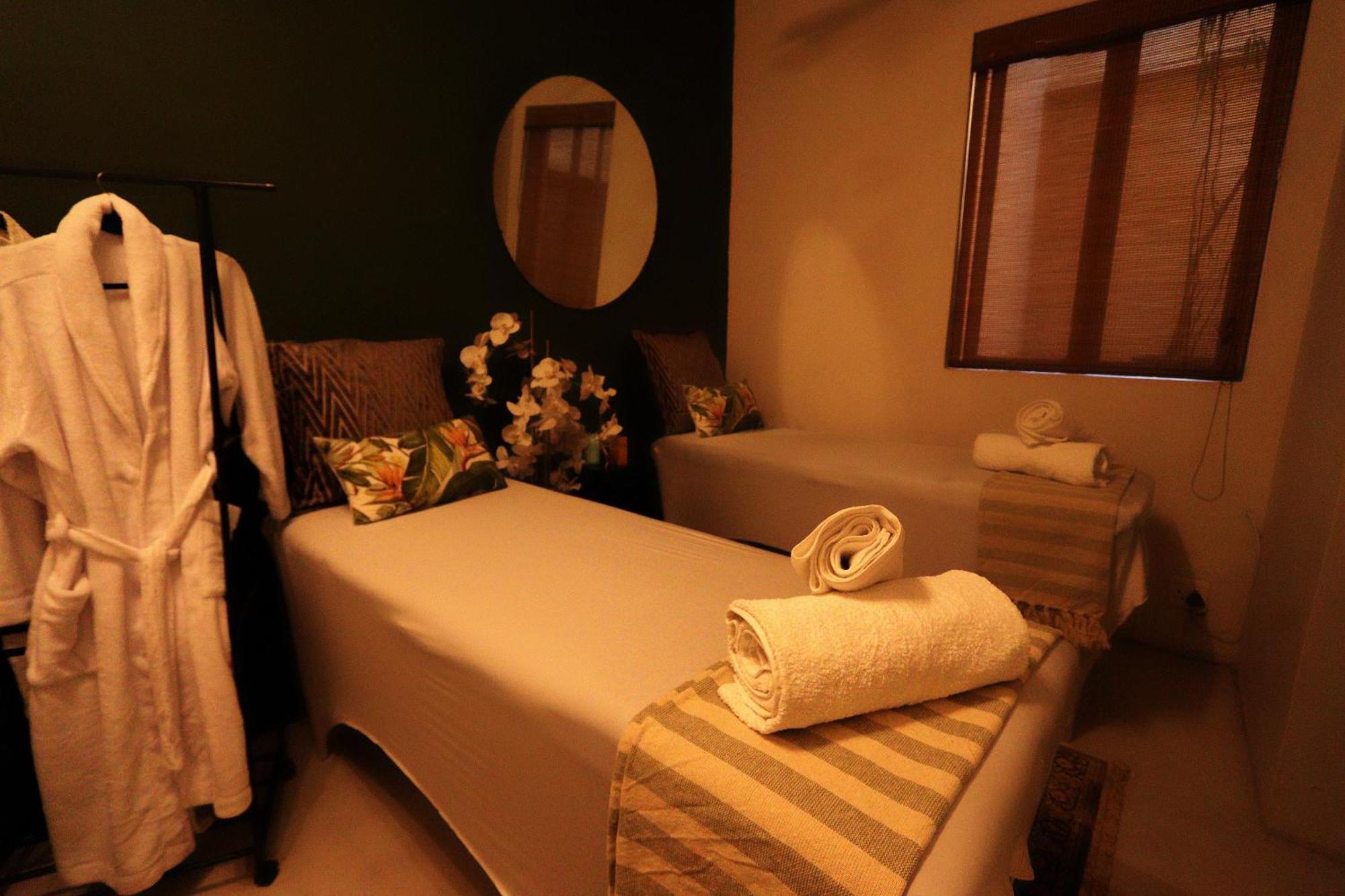 Bali At Scenic Haven Lodge In Hartbeespoort Esterno foto