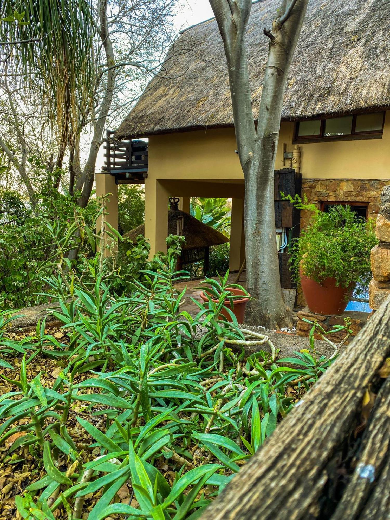 Bali At Scenic Haven Lodge In Hartbeespoort Esterno foto