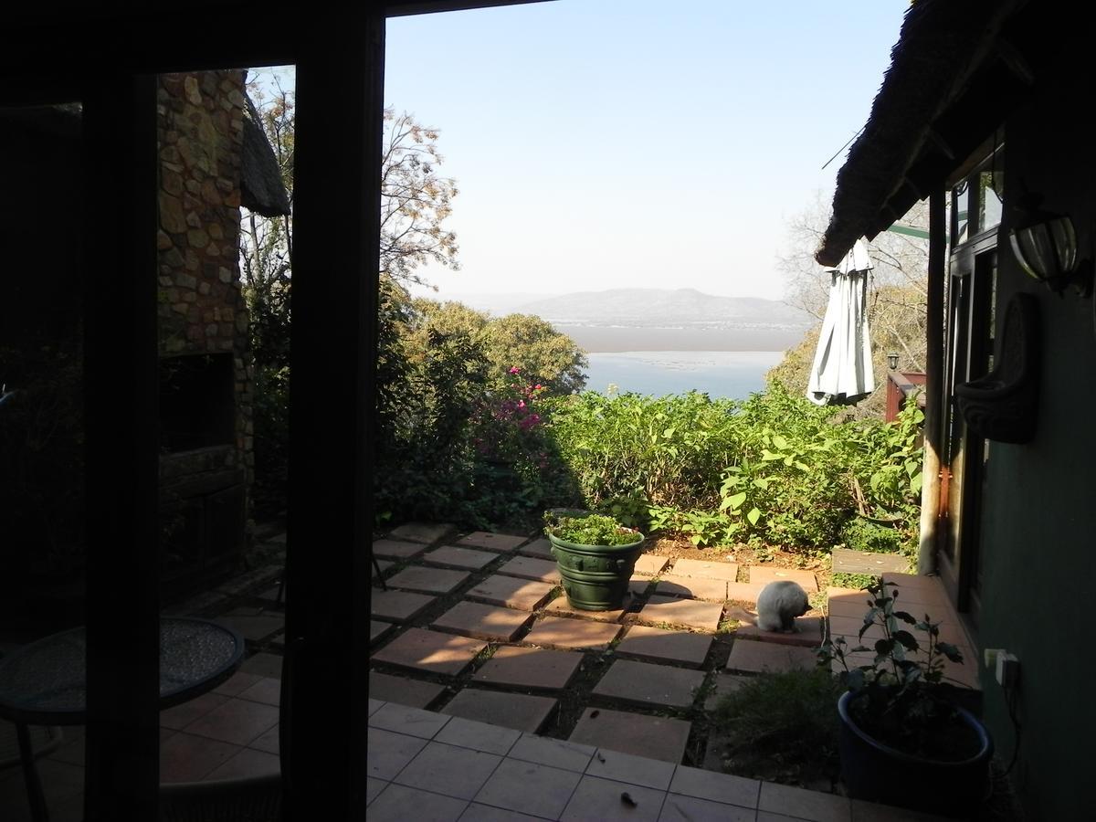 Bali At Scenic Haven Lodge In Hartbeespoort Esterno foto